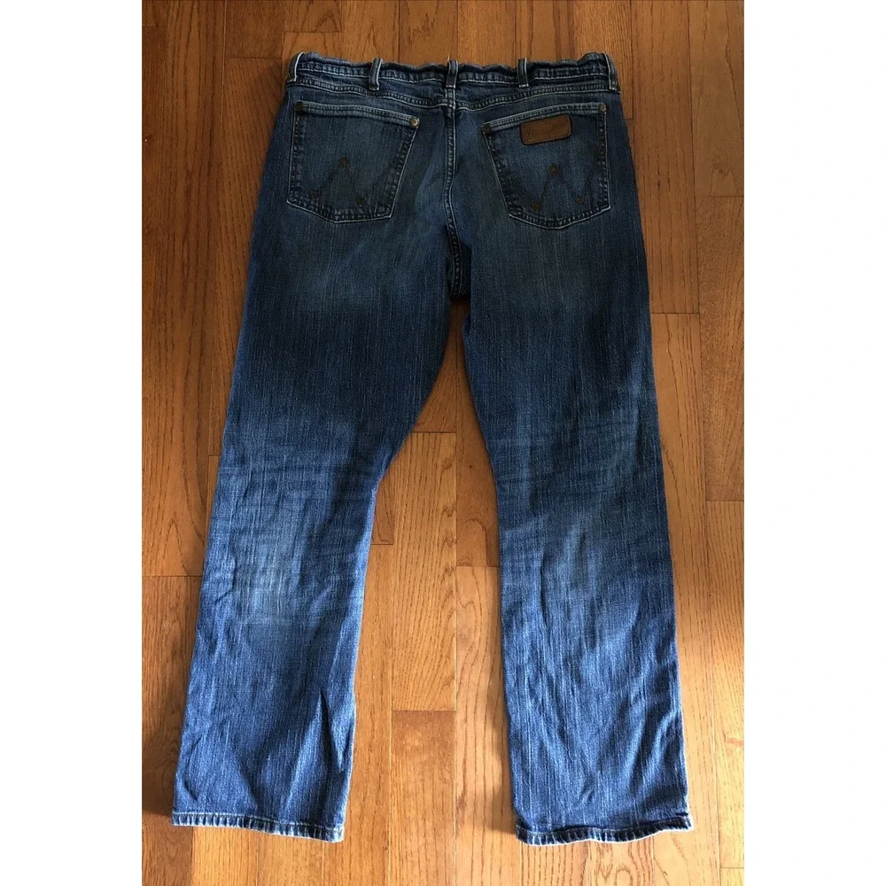 WRT20JH Wrangler Men's Retro Relaxed Boot Cut Jean - Jackson Hole 38x32 Measured